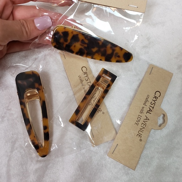 Three Leopard Turtoise Acrylic Hair Clip Barrettes - Picture 3 of 8